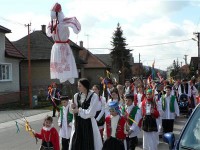 /album/fotogaleria/povazske-muzeum-ozivi-tradiciu-vynasania-moreny-jpg/